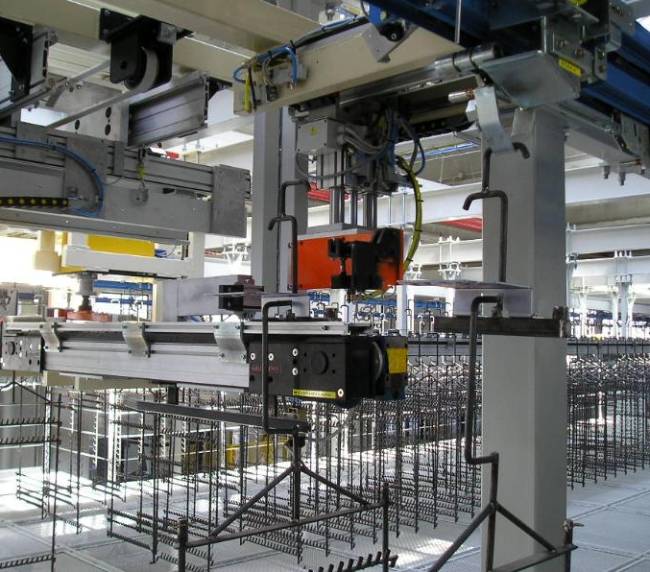 Movin industrial painting station for components in the home appliance and manufacturing sectors